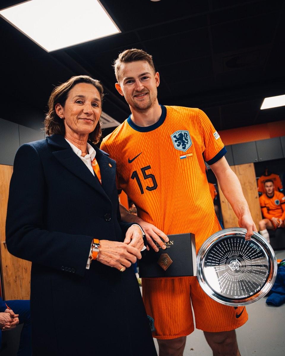 多特蒙德险胜荷兰,德利赫特一己之力扛起全队的简单介绍 多特蒙德险胜荷兰,德利赫特一己之力扛起全队的简单介绍