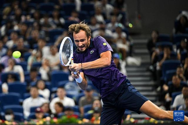 LPL赛事观看-欧洲网球队血洗日本网球队，梅德韦杰夫关键制胜