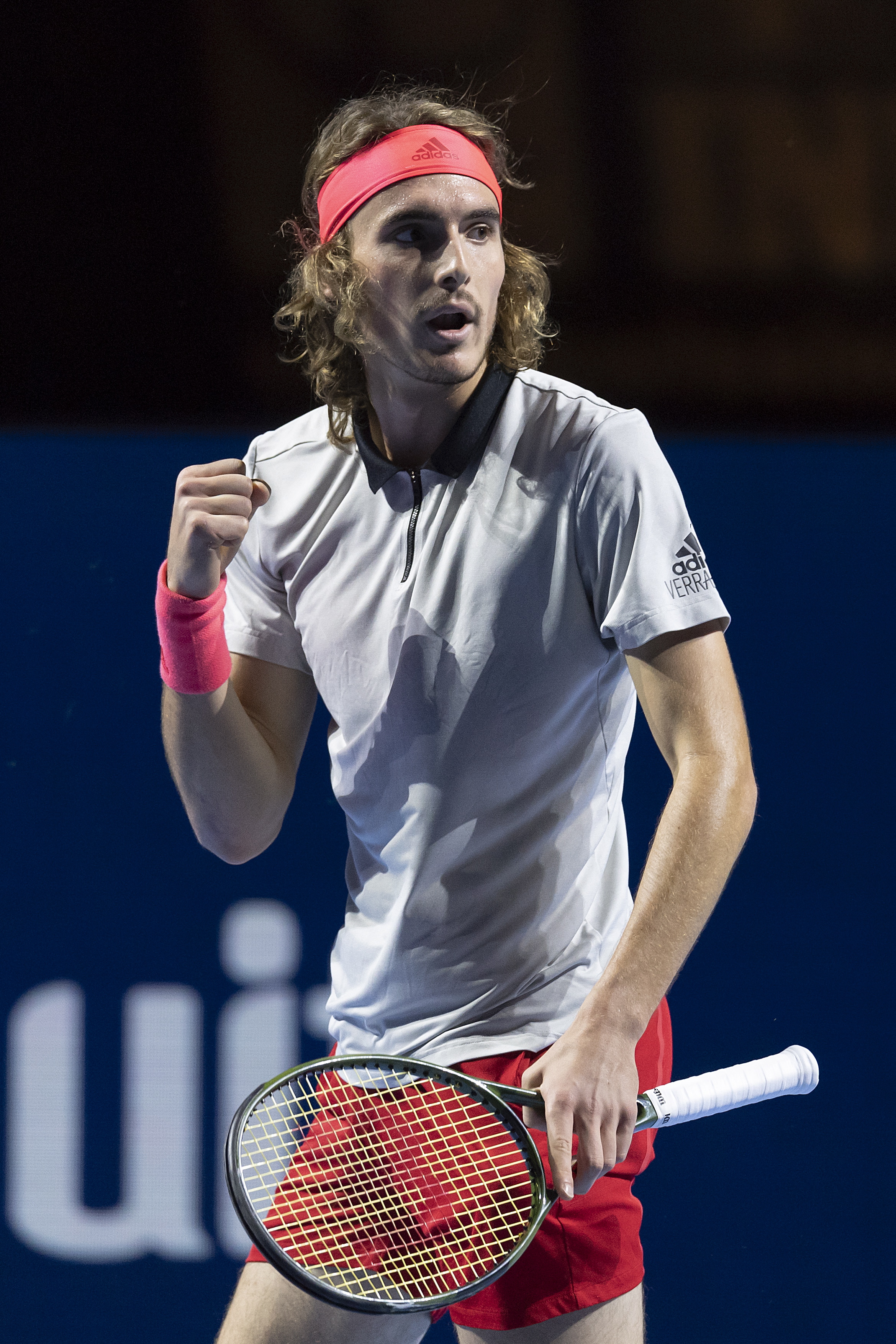 LOL英雄联盟投注竞猜-世界网球队血洗日本网球队，西西帕斯打破历史纪录的简单介绍