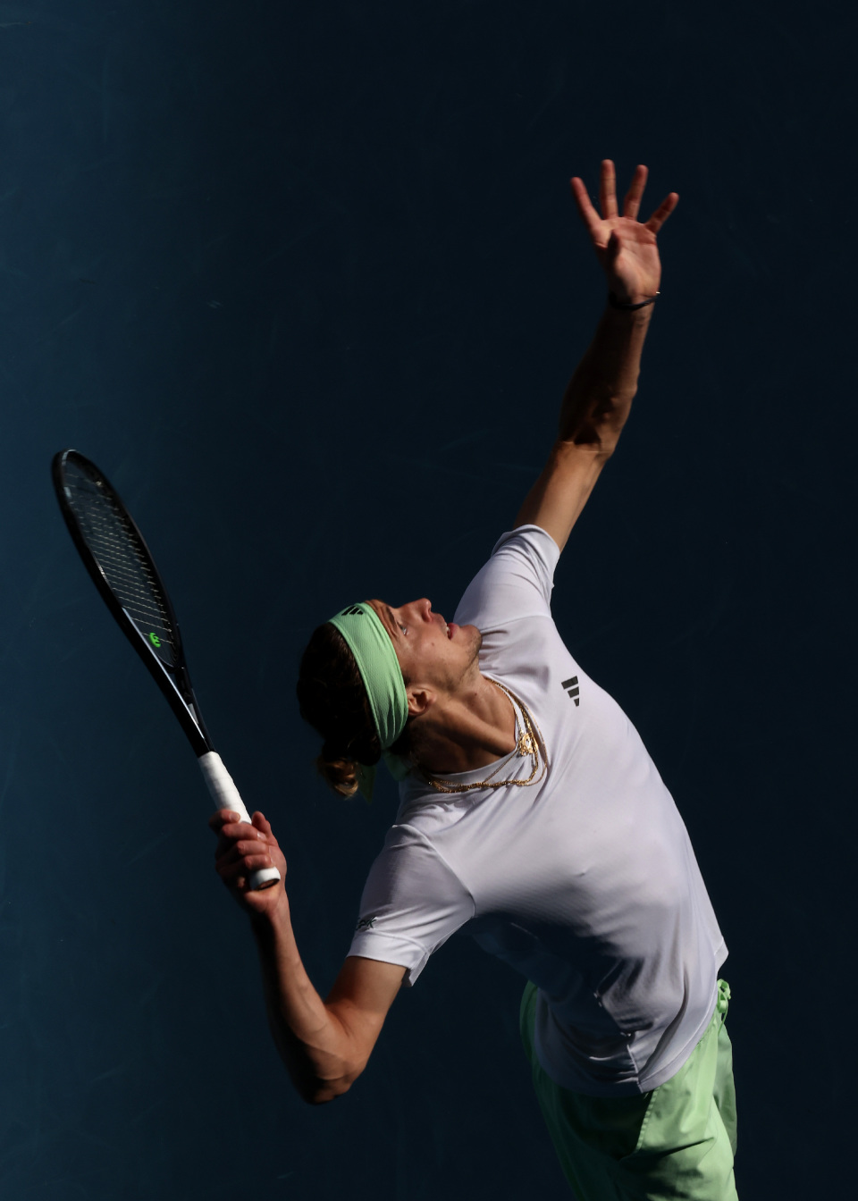 英雄联盟竞猜-澳大利亚网球队绝地反击美国网球队，兹维列夫绝境逆转的简单介绍