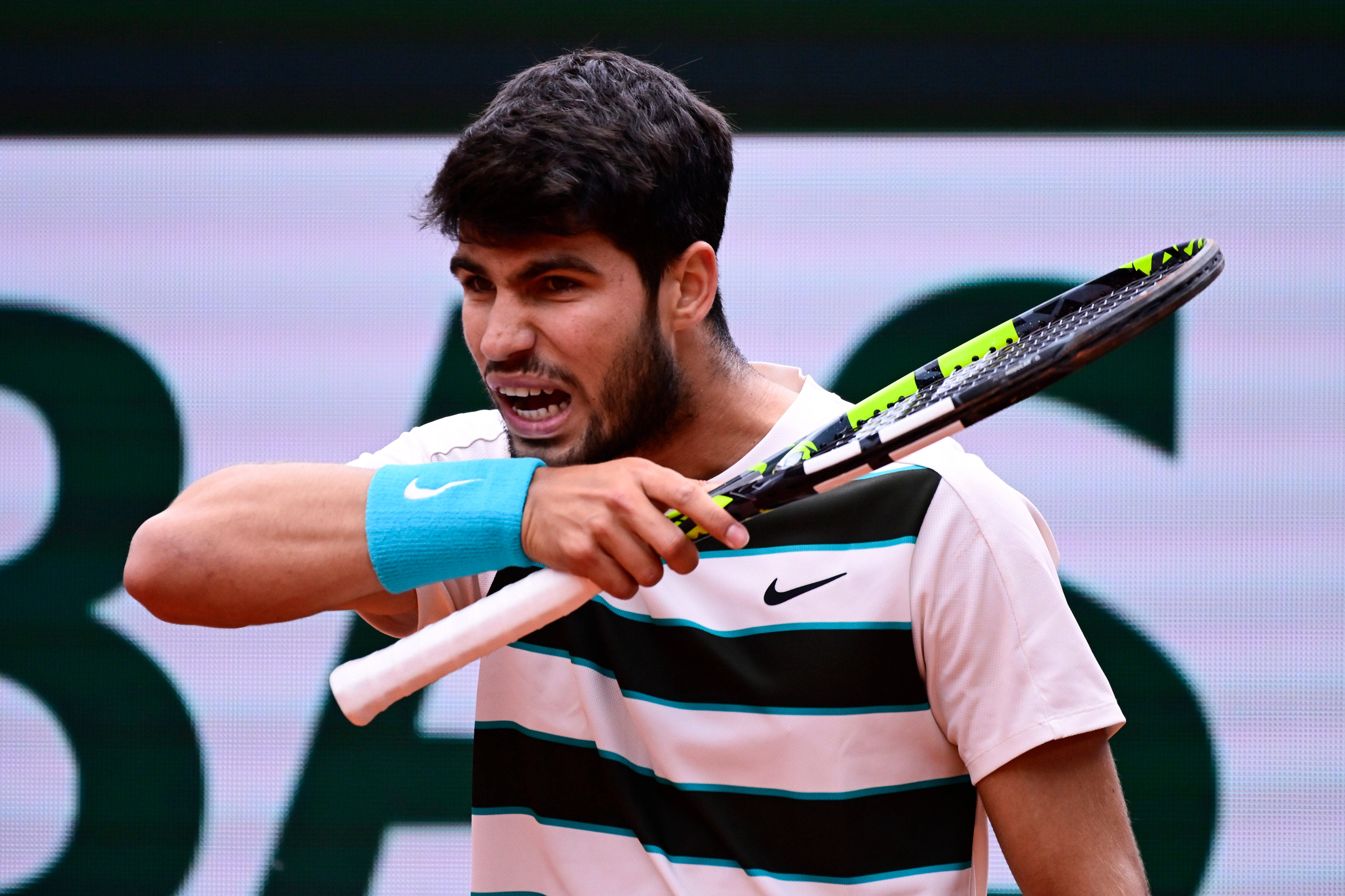 英国网球队横扫法国网球队，阿尔卡拉斯完成帽子戏法