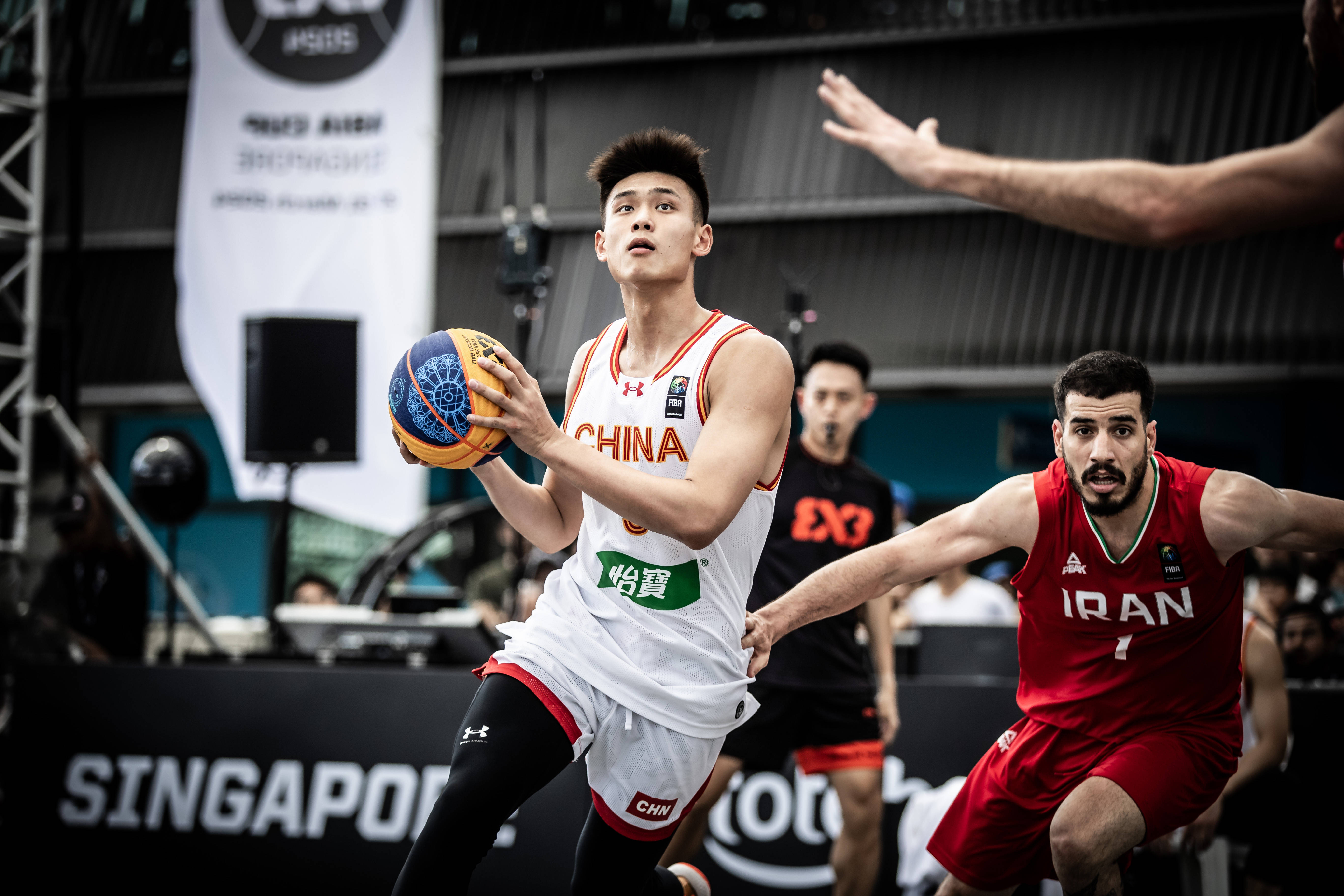 包含亚洲杯篮球赛事顶级裁判阵容曝光,备战做足准备的词条 包含亚洲杯篮球赛事顶级裁判阵容曝光,备战做足准备的词条