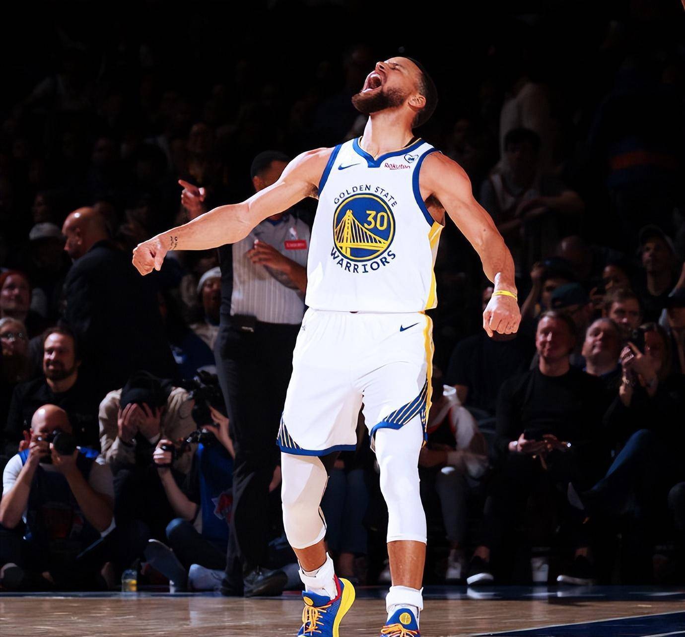 关于尼克斯逆转广东队,库里刷新纪录的信息 关于尼克斯逆转广东队,库里刷新纪录的信息