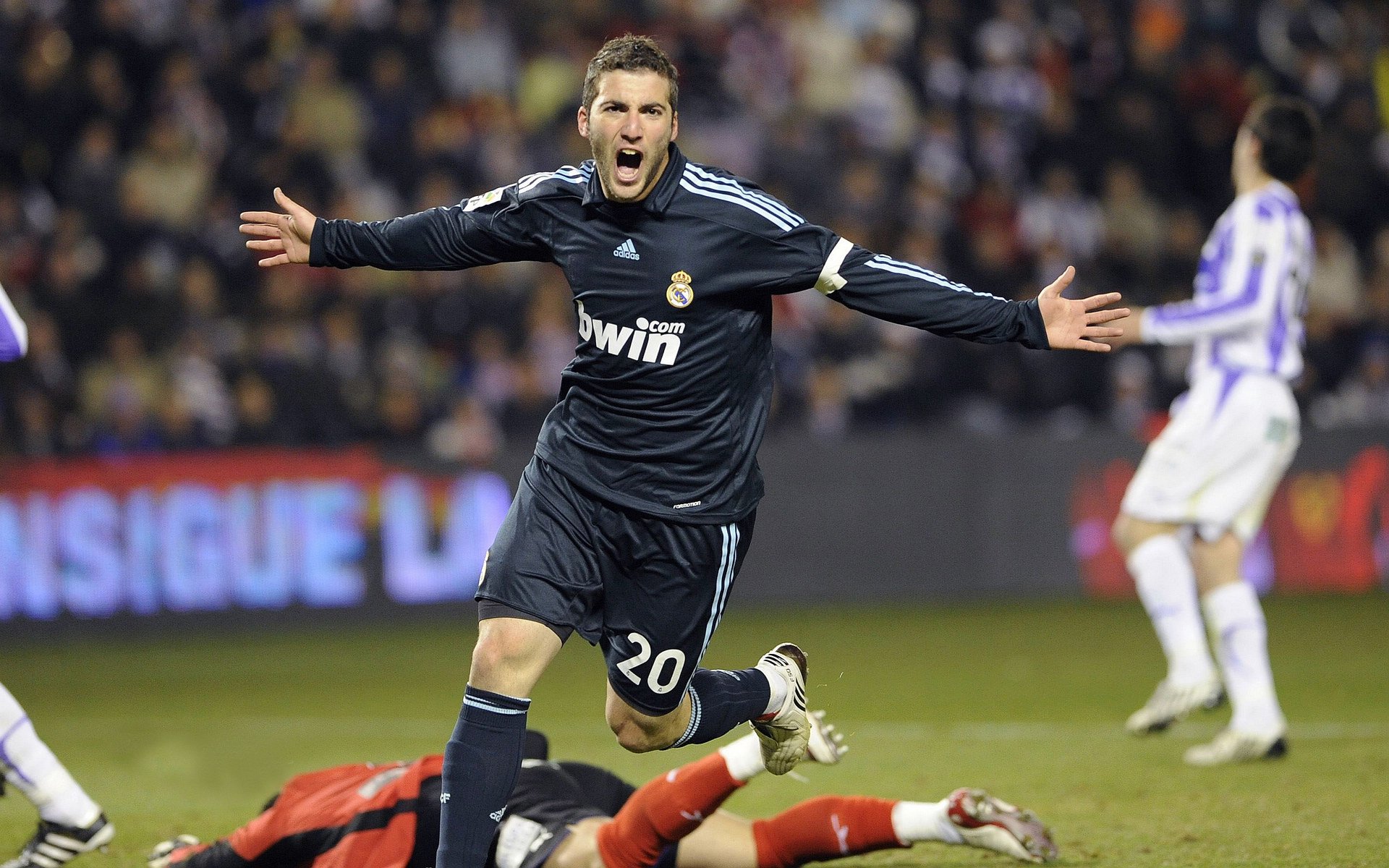 2026世界杯之夜，凯塞多，那个以一己之力重定义中场的男人