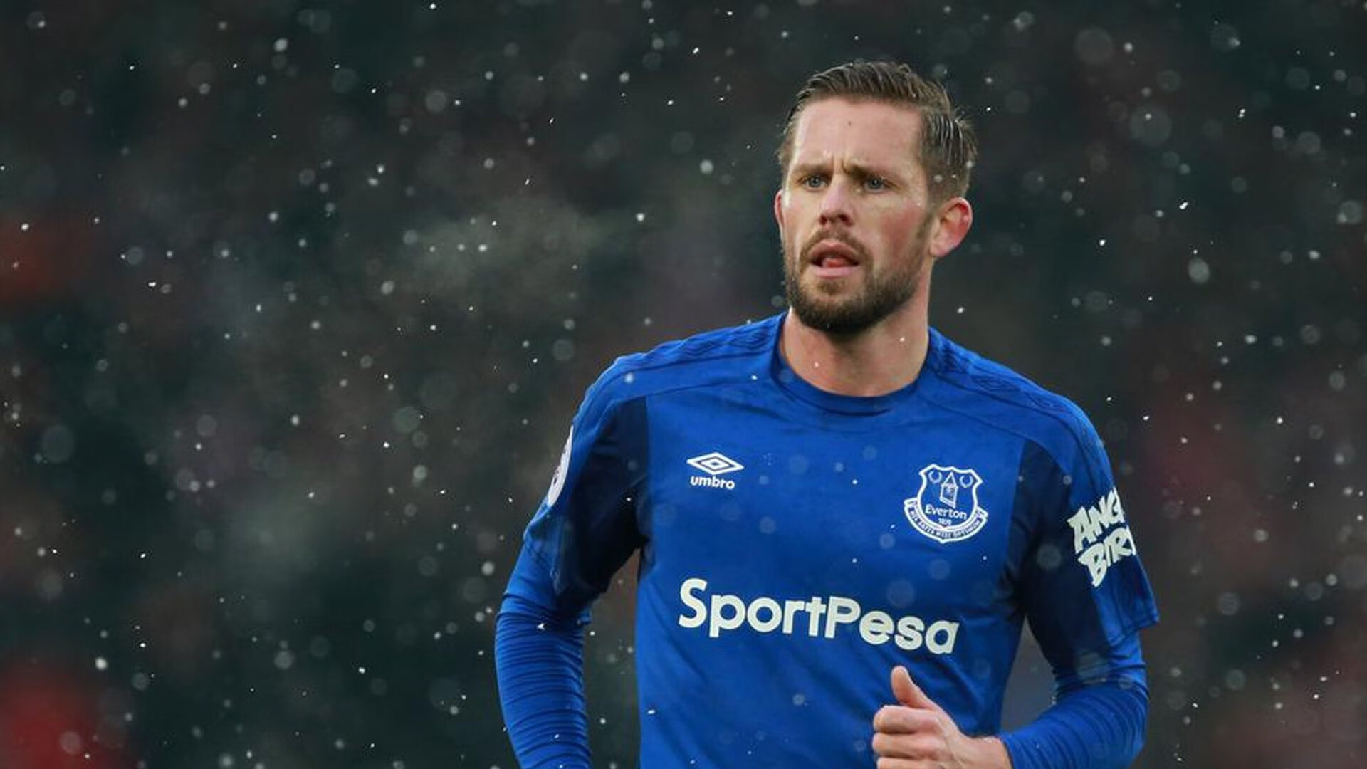 绝地反击，周冠宇驾驶迈凯伦上演惊天翻盘，统治全场力压阿斯顿马丁