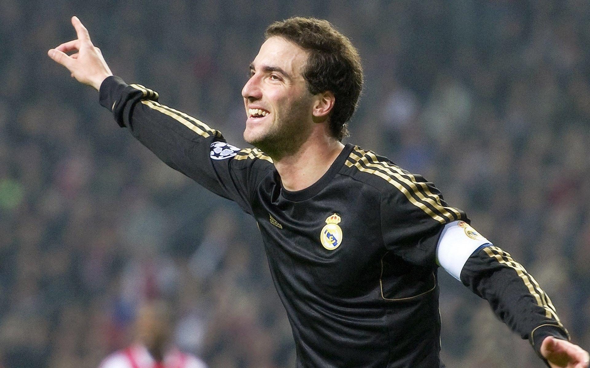 橙衣风暴再起，布鲁诺惊艳四座，荷兰力克智利锁定头名